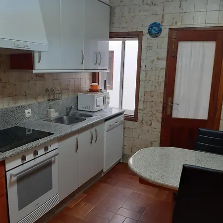 Апартаменты Gv Apartamento, 3 Dorm, 2 Banos, 100 Metros Playa
