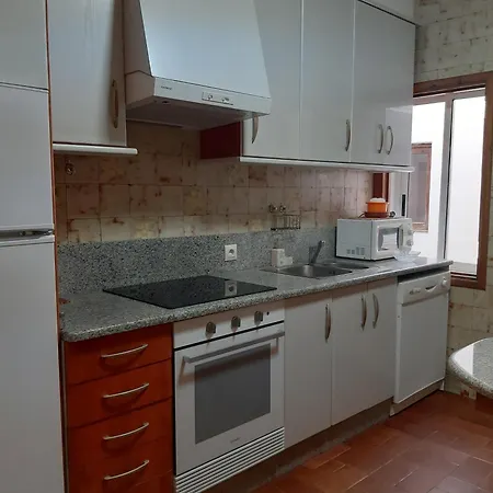 Апартаменты Gv Apartamento, 3 Dorm, 2 Banos, 100 Metros Playa